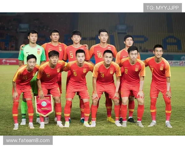 以足球球员升旗仪式展现团队精神与体育荣誉的壮丽时刻盛大风采瞬间